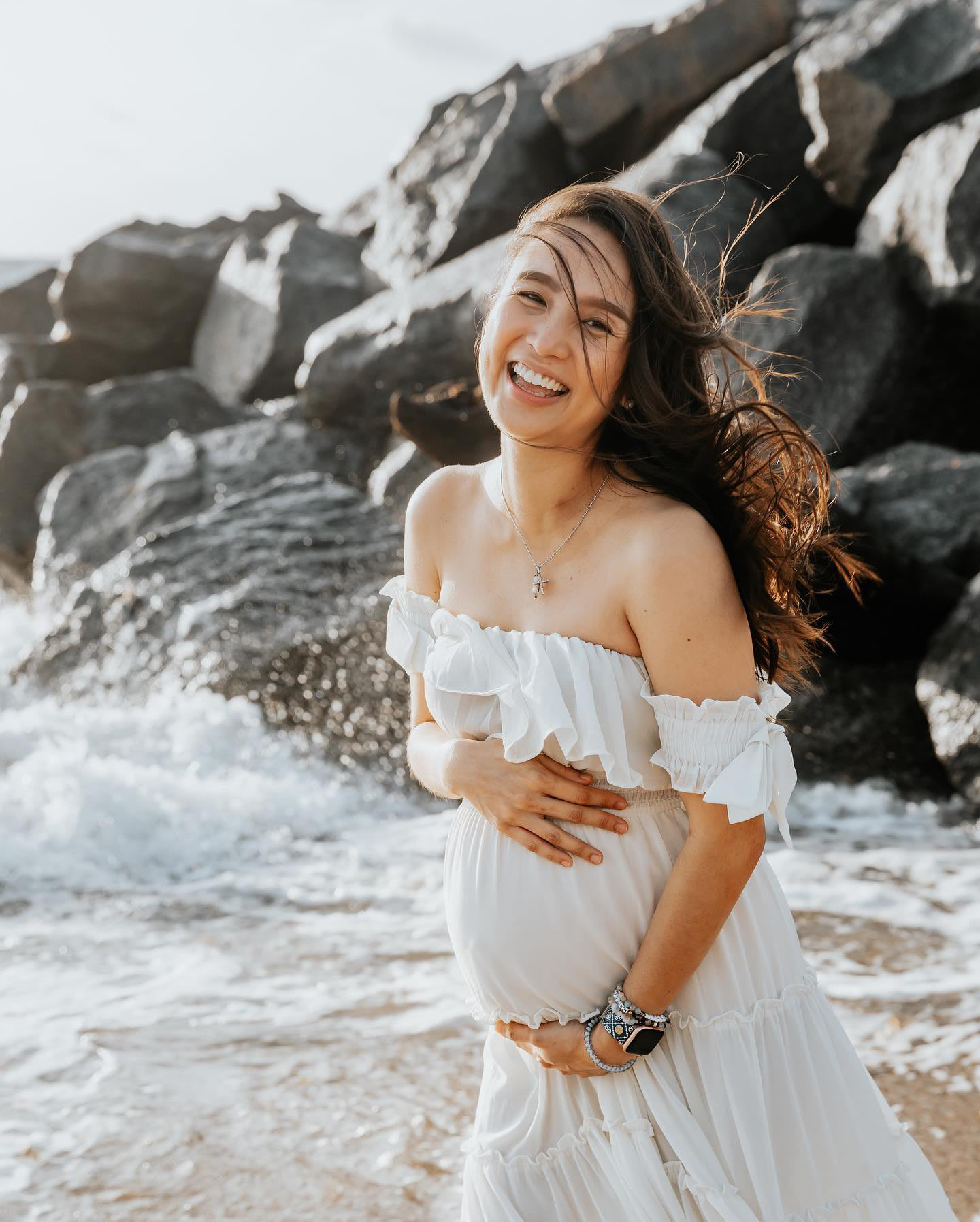 What To Wear For Beach Maternity Photos
