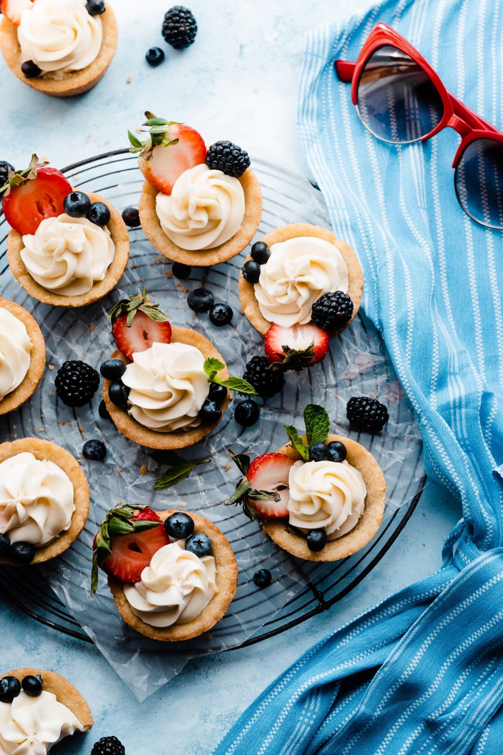 berries and cream sugar cookie cups