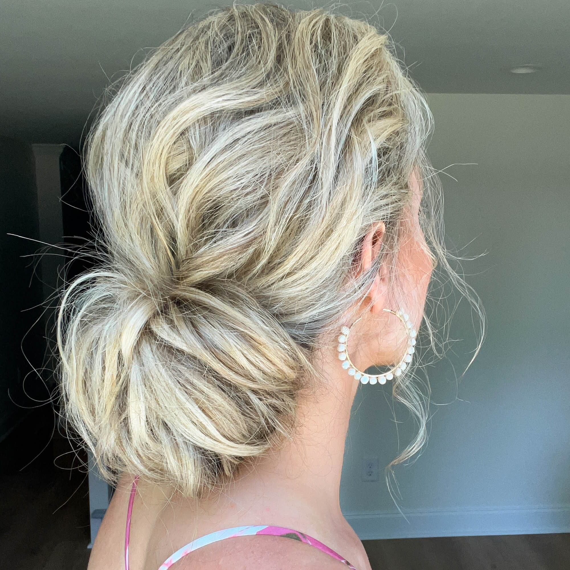 How I create a textured bun with a French pin 💁‍♀️ #hair #hairtutoria... |  TikTok