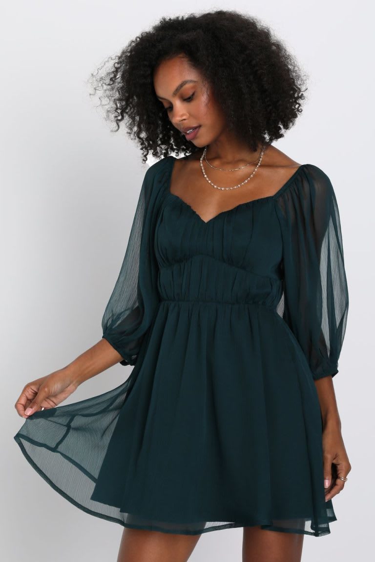 white maxi off shoulder dress Flutters Off-Shoulder Long Sleeve Modern Wood Dressers & Tamanhos:2 dresses for occasions