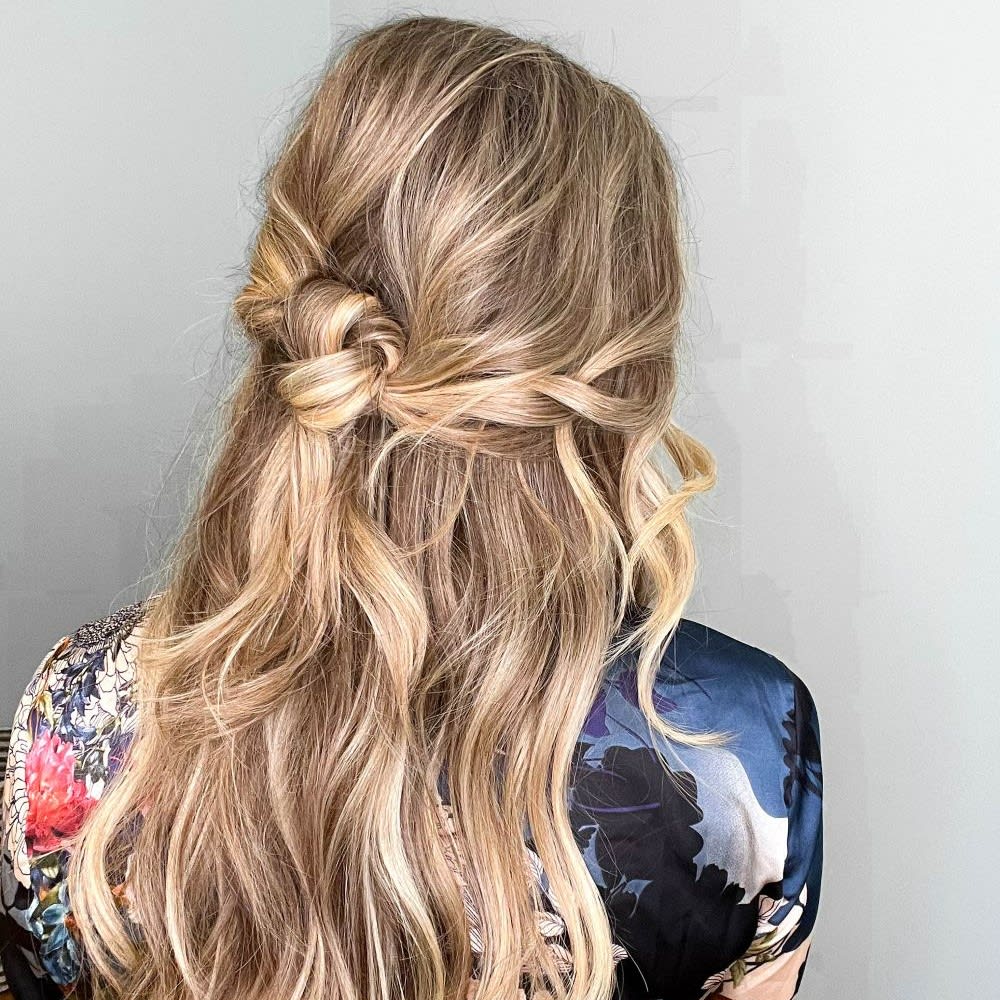 12 Easy Wedding Guests Hairstyles You Can Do Yourself