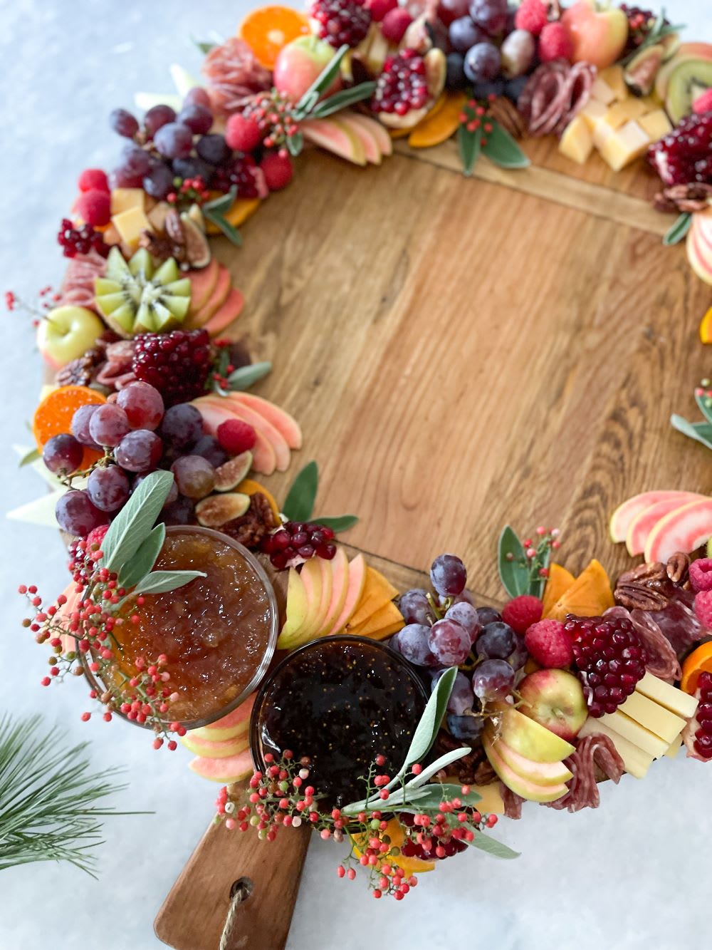 How To Build A Stunning Holiday Cheese Board Wreath Fashion