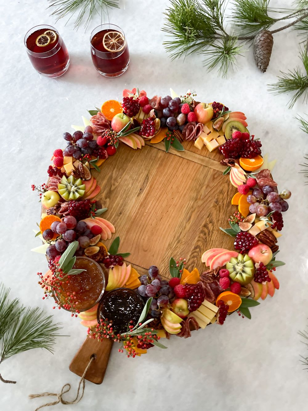 How To Build A Stunning Holiday Cheese Board Wreath Lulus Fashion how-to-build-a-stunning-holiday-cheese-board-wreath-lulus-fashion
