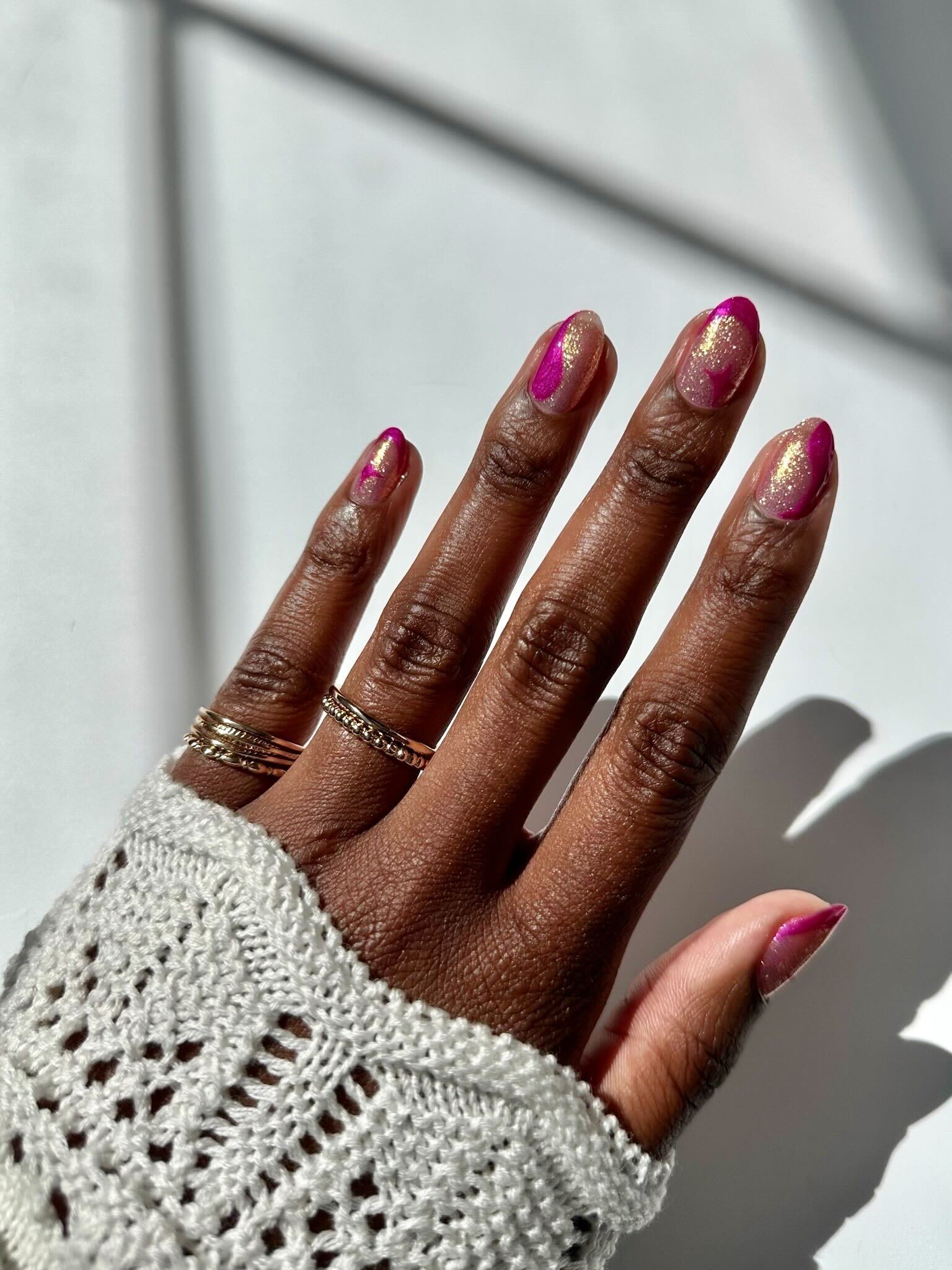 magenta nails with glitter