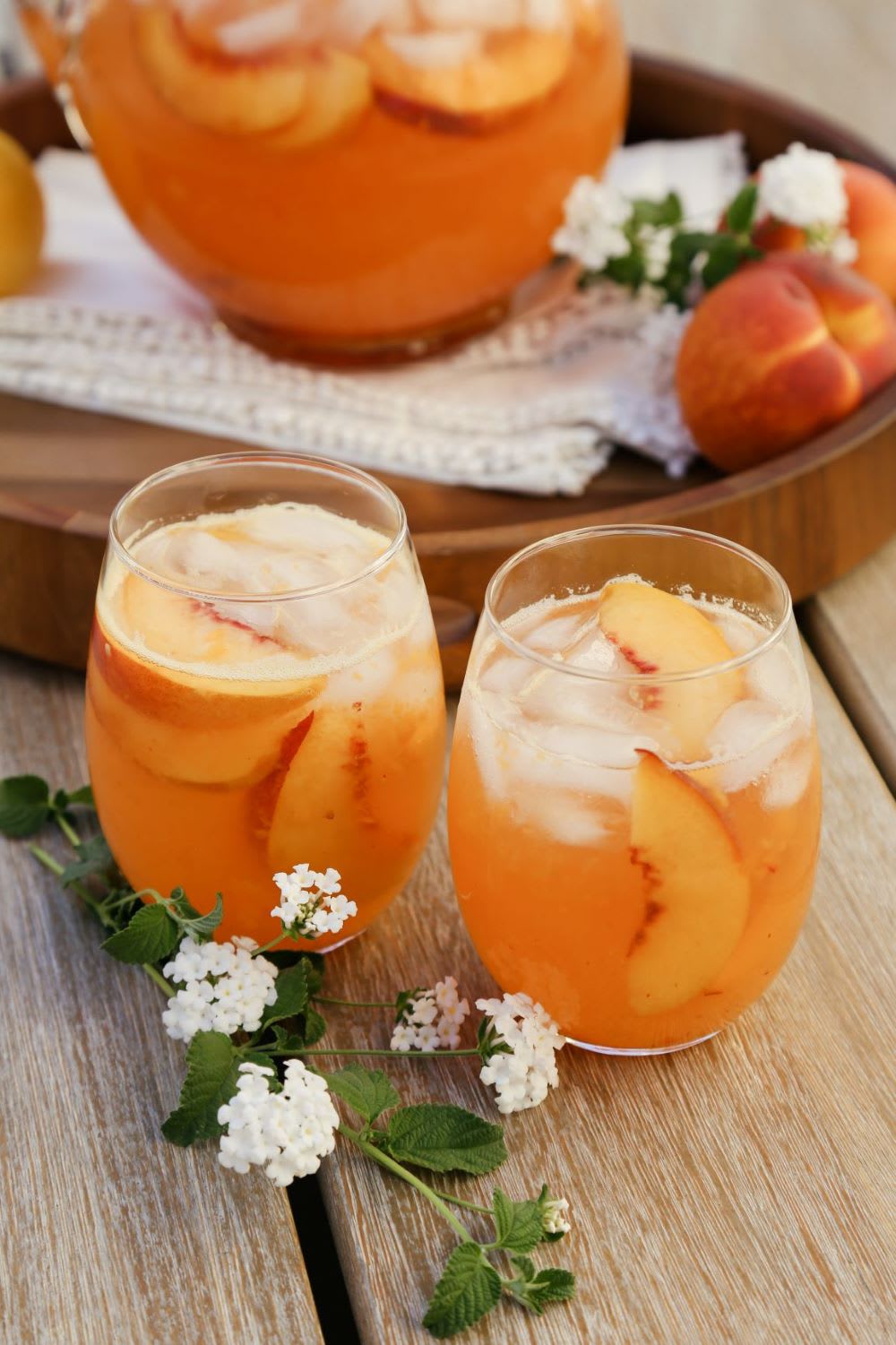 peachy vodka lemonade