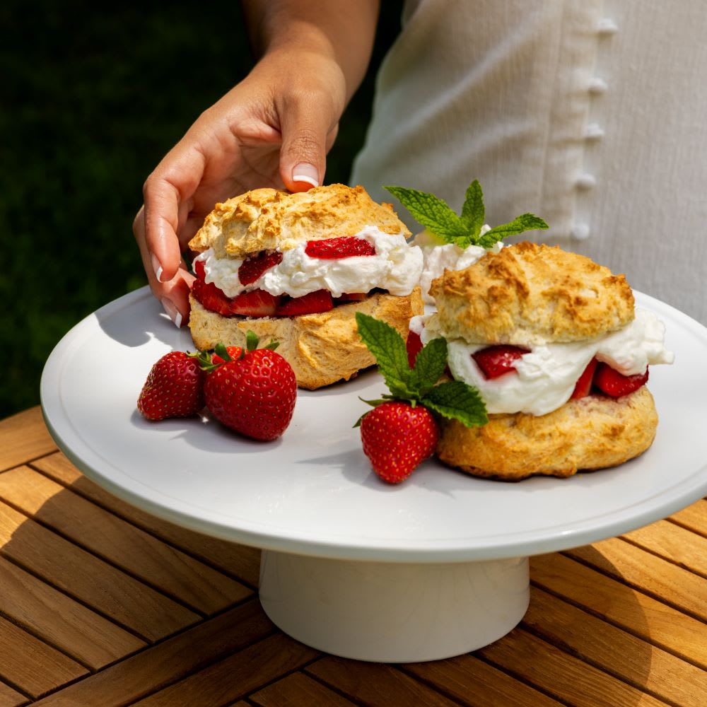 Strawberry Shortcake Biscuits An Easy Delicious Summer Recipe Lulus strawberry-shortcake-biscuits-an-easy-delicious-summer-recipe-lulus