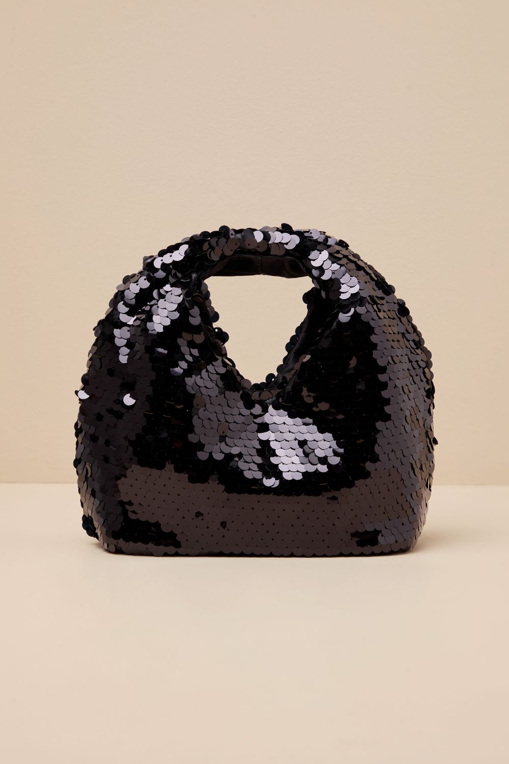 blaxk sequin clutch