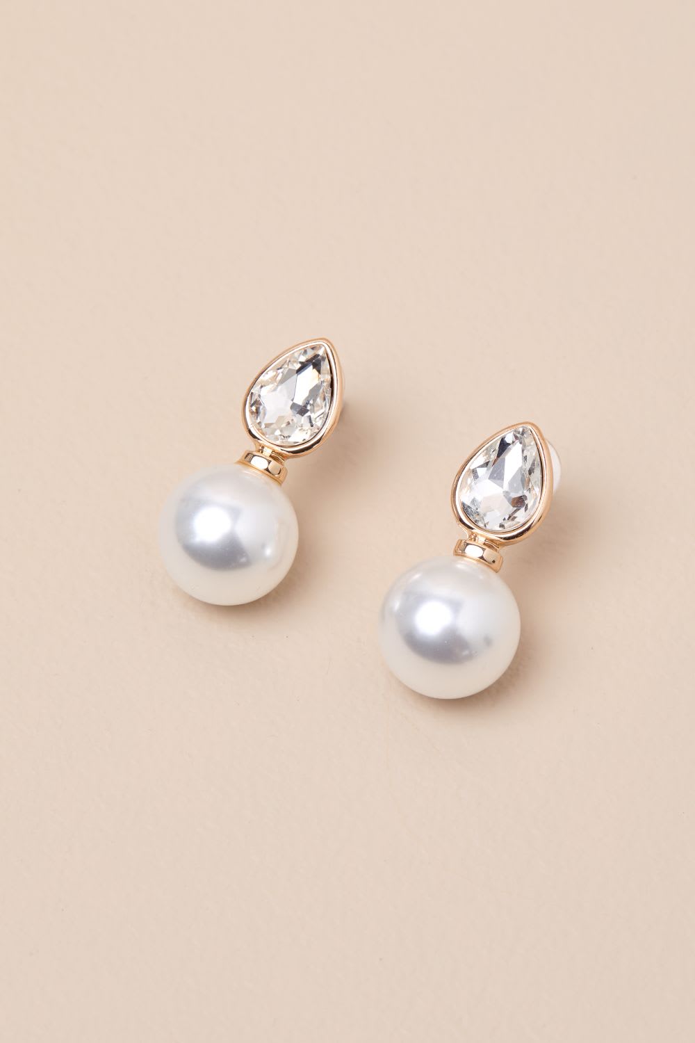 pearl rhinestone stud earrings
