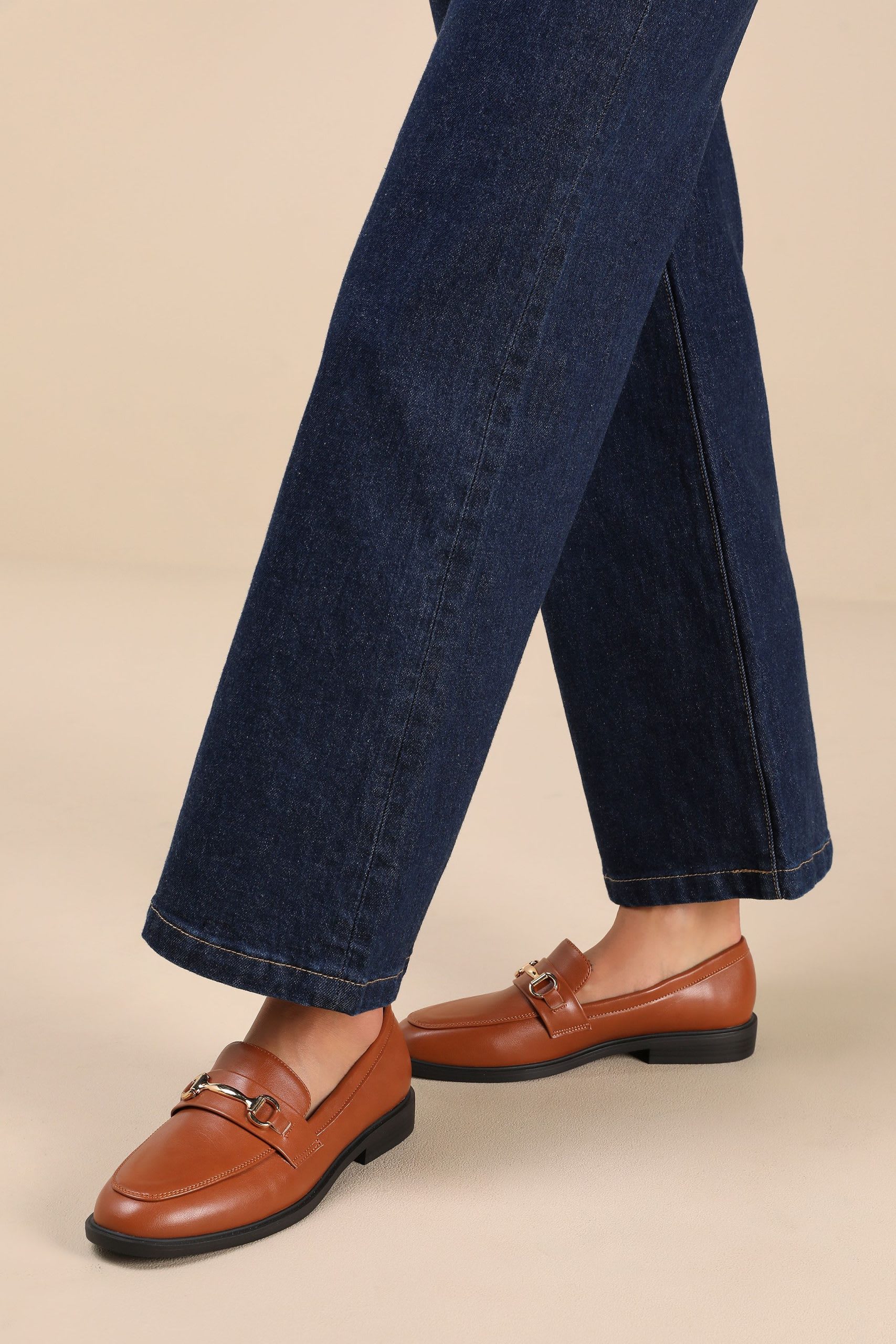 horsebit flat heel shoes