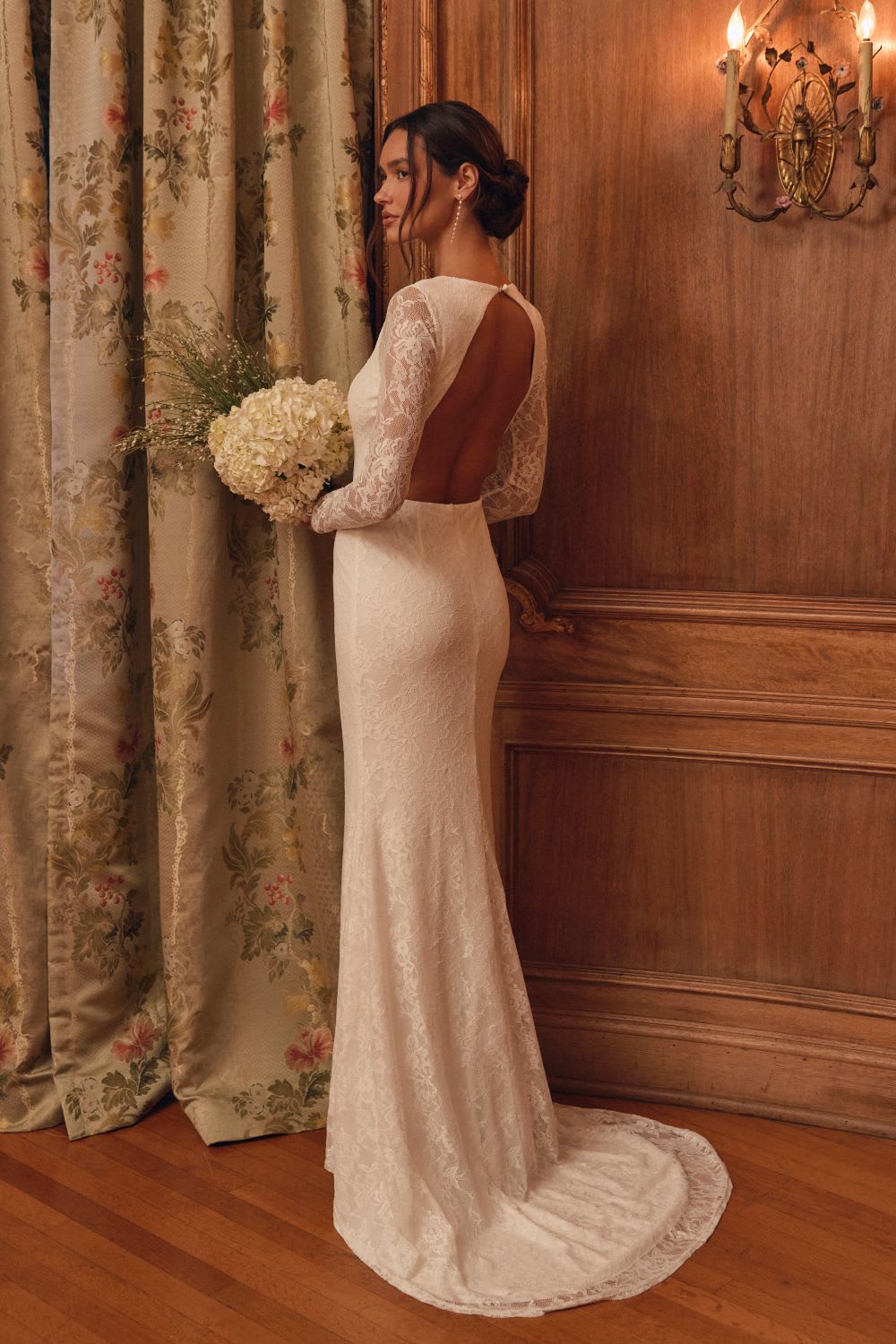 lace backless wedding dress