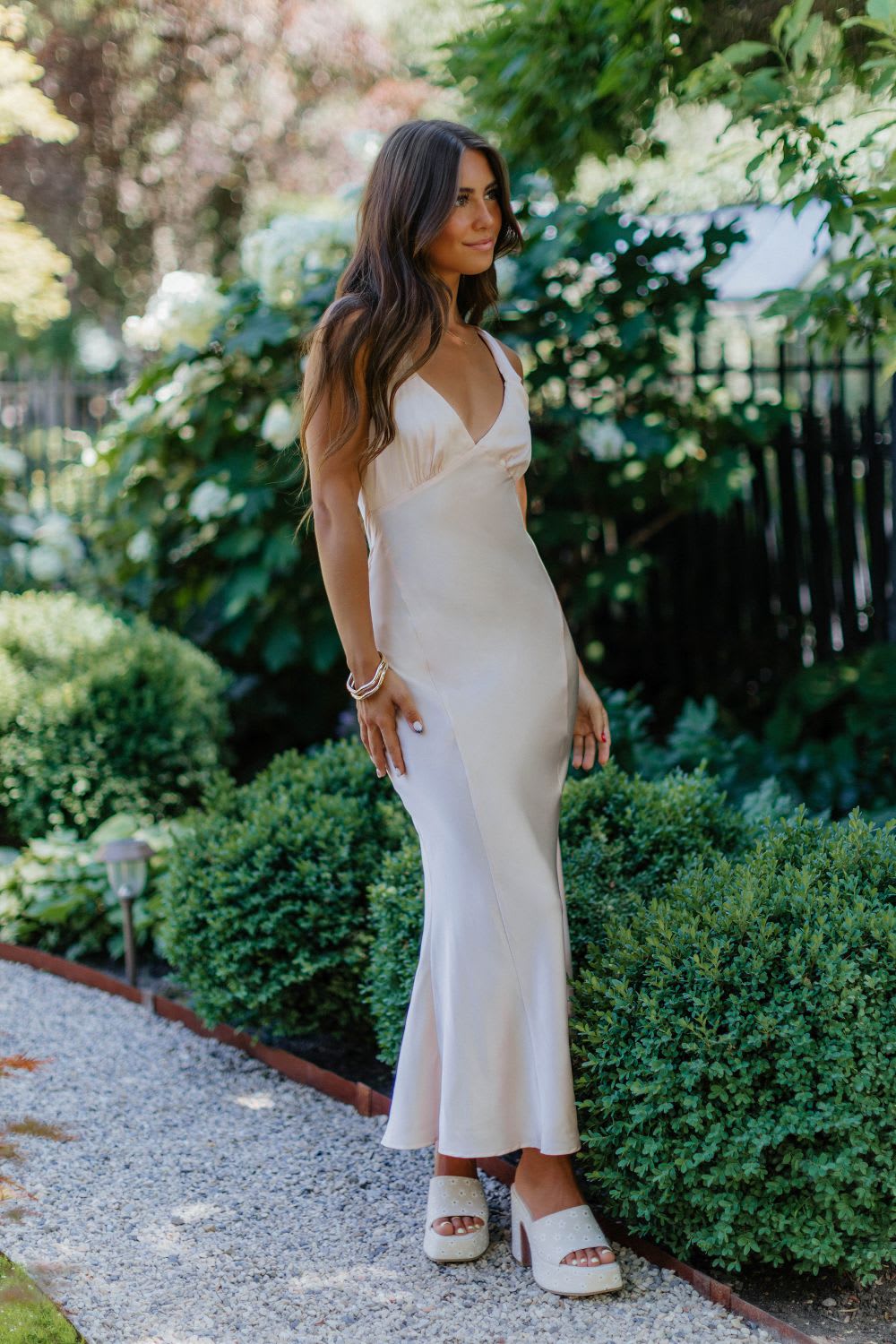 halle simons lulus edit