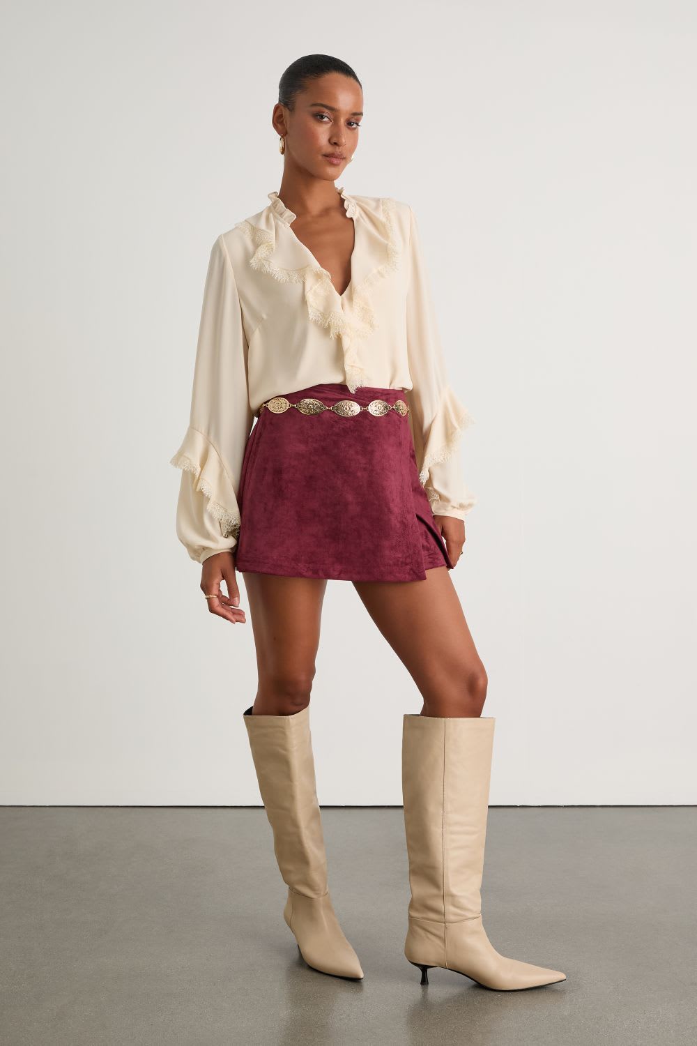 suede skirt outfit