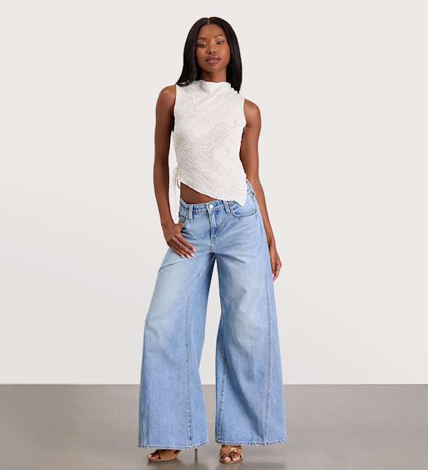 Wide-leg jeans