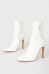  at Lulus.com!