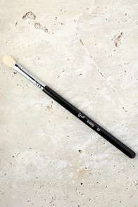 Sigma E25 Blending Makeup Brush at Lulus.com!
