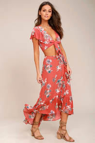 AMONG THE FLOWERS RUSTY ROSE FLORAL PRINT TWO-PIECE DRESS at Lulus.com!