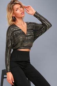 Shimmer Town Black and Gold Striped Long Sleeve Crop Top at Lulus.com!