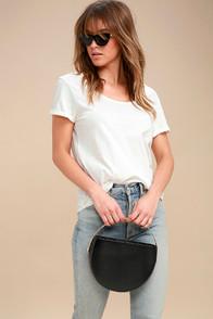 HYDE BEACH BLACK PURSE at Lulus.com!