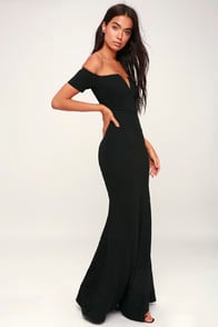 Lynne Black Off-the-Shoulder Maxi Dress at Lulus.com!
