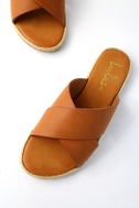 tan rubber slides