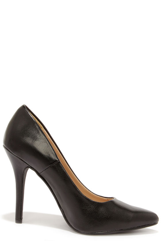 black matte pumps