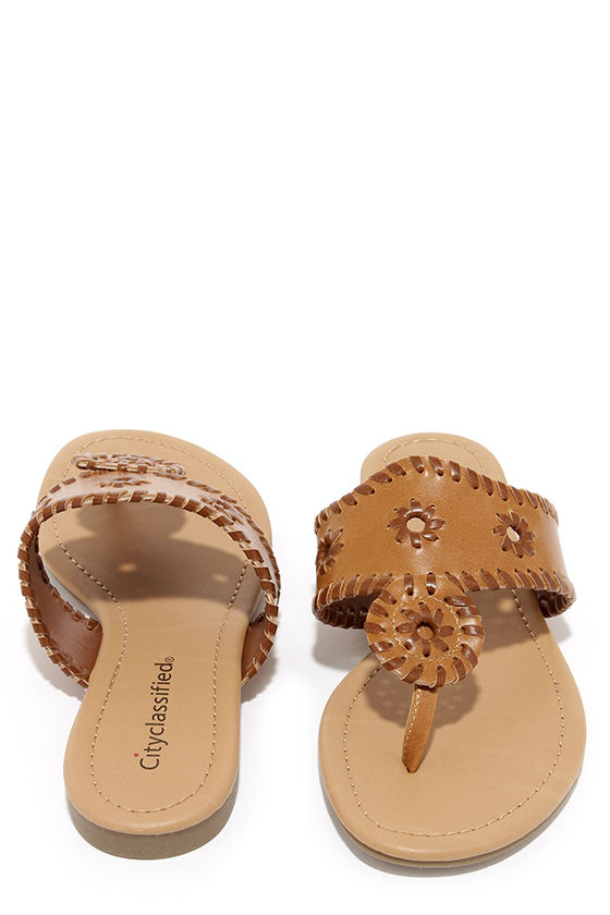 tan thong sandals