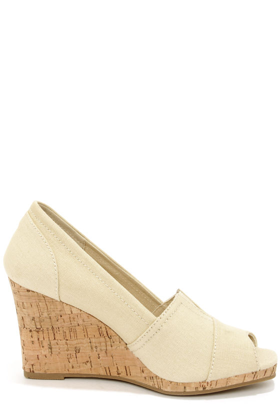 peep toe wedge tan