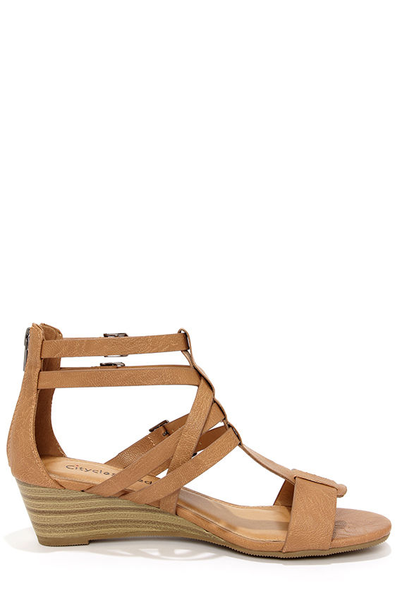 tan sandals wide