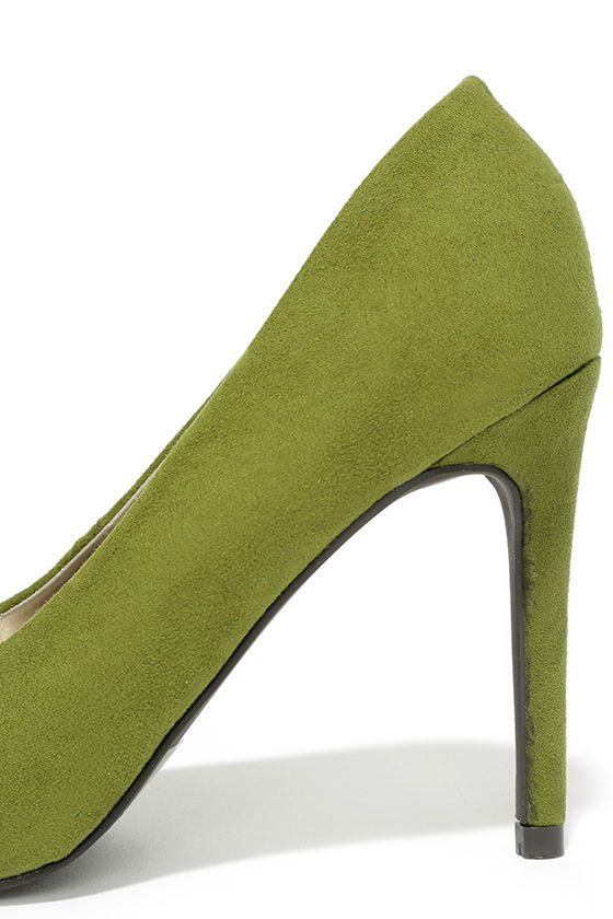 green suede pump