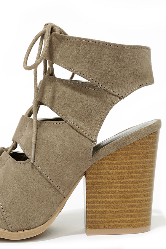 lace up sandals with block heel
