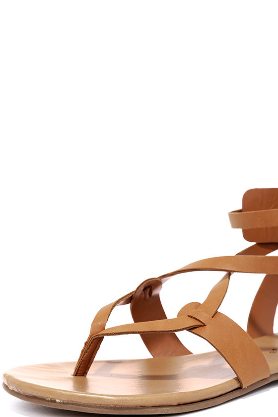 tan thong sandals