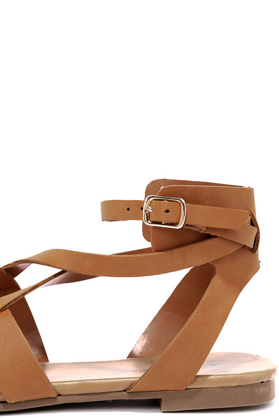 tan thong sandals
