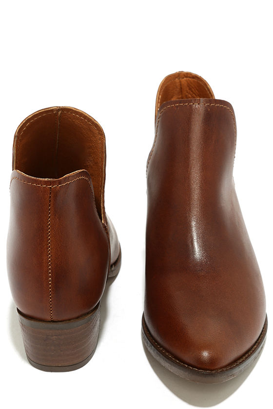 steve madden nadalie bootie cognac