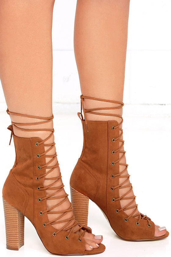 tan lace up