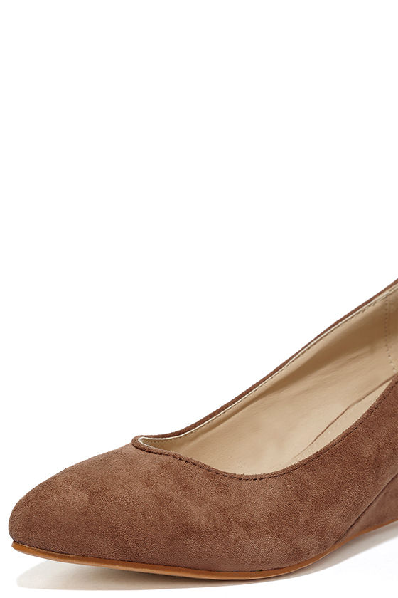 taupe wedge pump