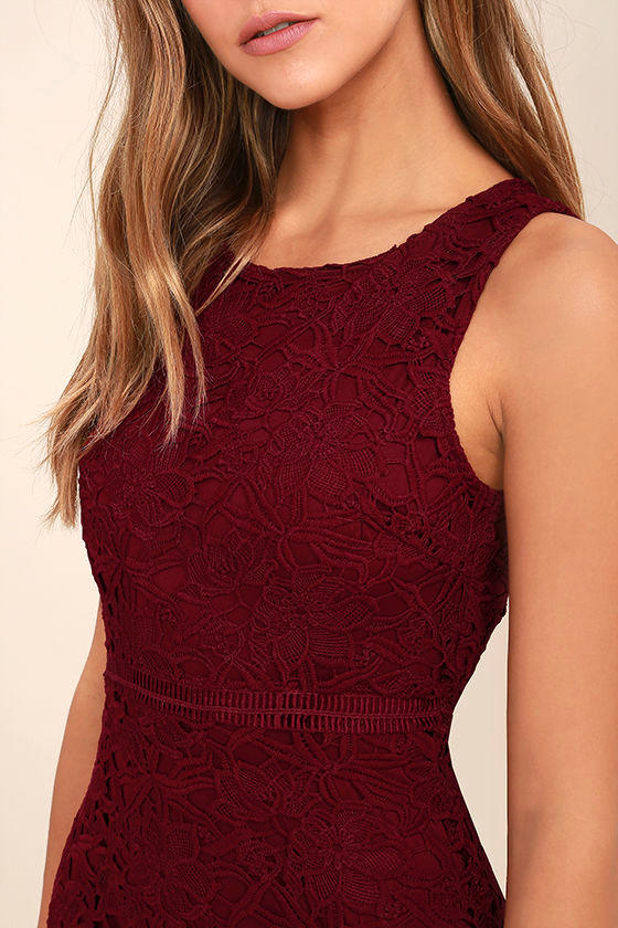 Chic Burgundy Dress S449