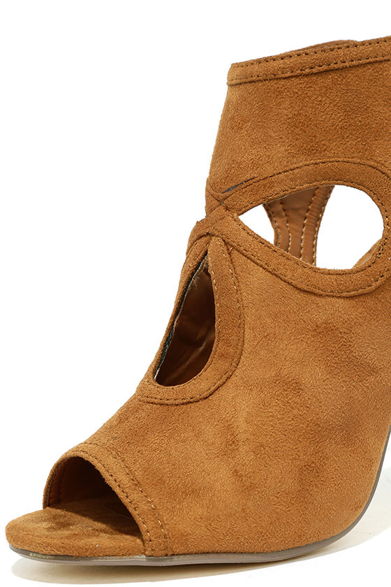 tan 2inch heels