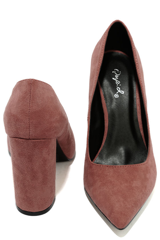pumps in mauve