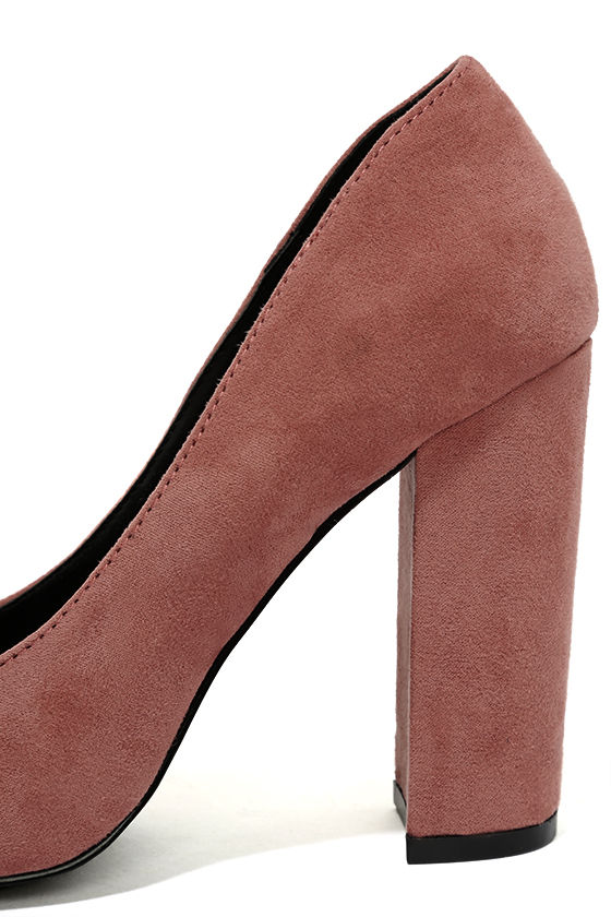 pumps in mauve