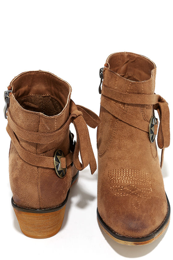 17 circumference boots