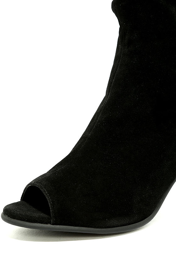 black snakeskin professional heals peep toe  /// size 11 once worn