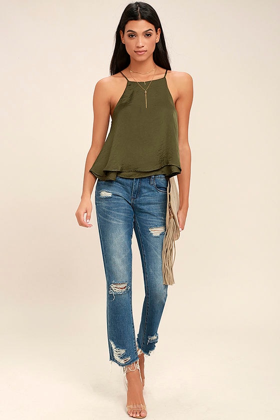 olive green crop top outfits