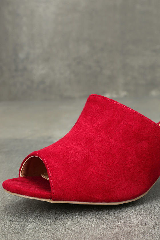 red pointed mules