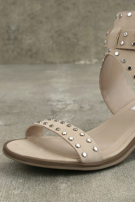 Vince Camuto Women's Chania Flip-Flop, Soft Beige, 5 Medi https://www.amazon.com/dp 