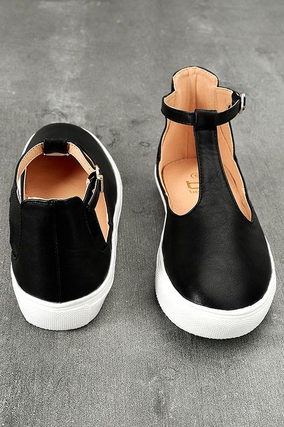 t strap sneaker