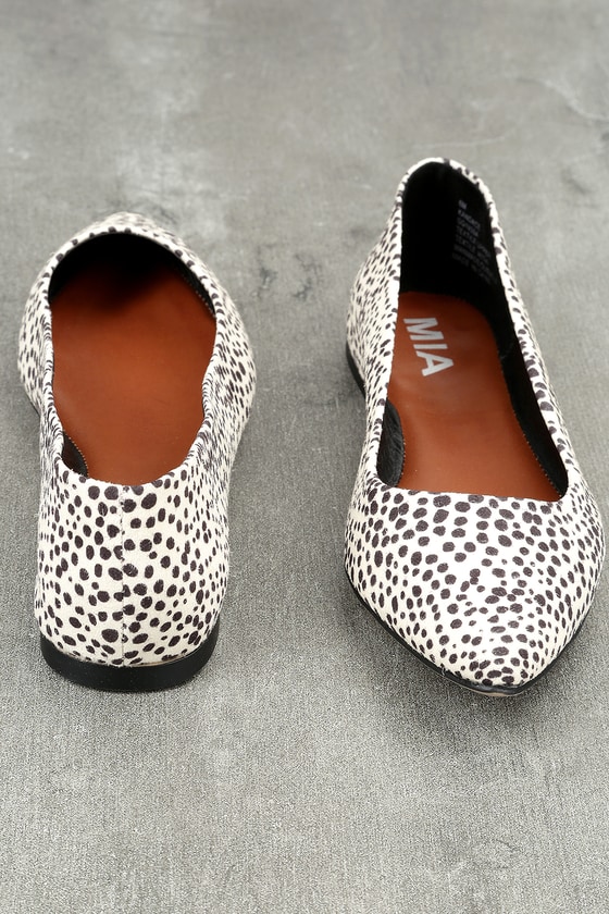 mia pointed flats