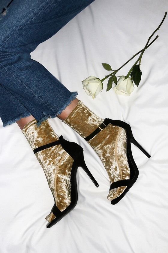 single strap black heels