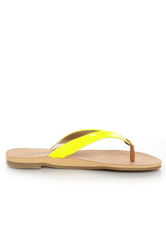 city classified gold sandals