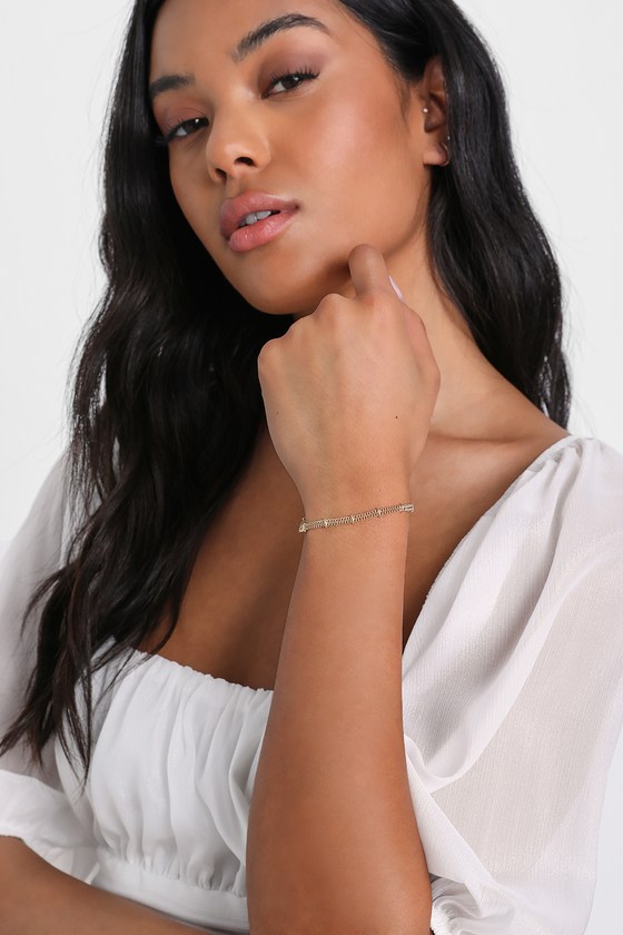 Layered outlet chain bracelet