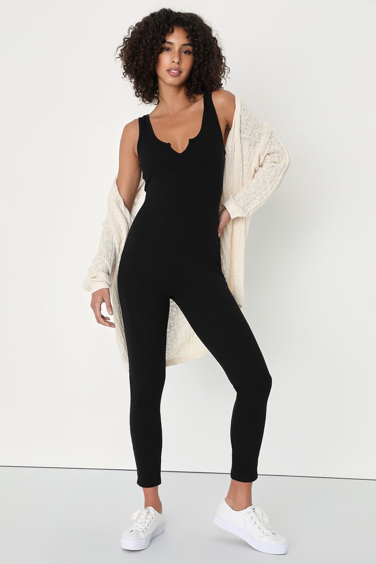 Chic Leisure Black Ribbed Knit Sleeveless Notched Jumpsuit